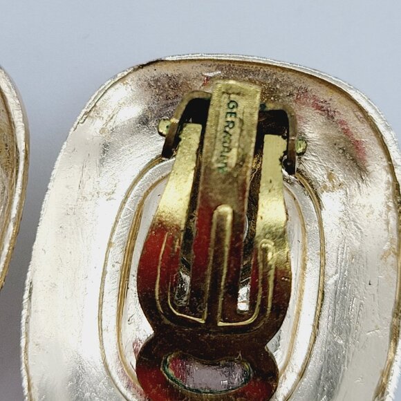 Vintage Germany Aluminum Pendant & Clip On Earrings Set Blonde Gold Tone - Picture 4 of 9